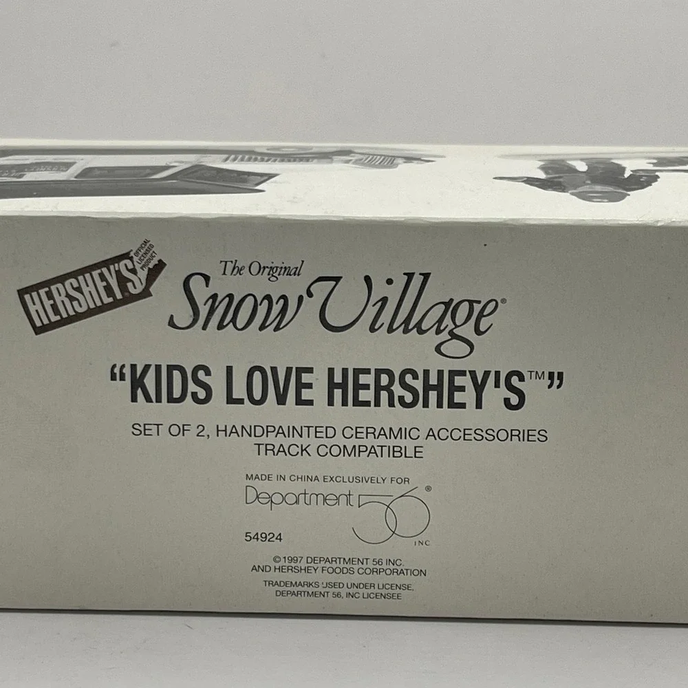 Dept 56 Snow Village Kids Love Hershey's Ceramic Truck & Figurine Set 54924